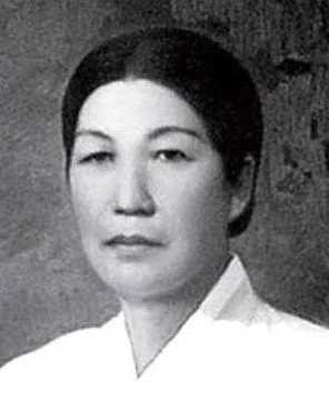 '독립지사 묘지 벌초차량' 사진, 후손의 자랑이 아니라 시민단체의 대리 벌초 표시였습니다 관련 이미지