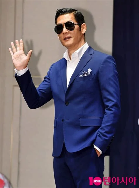 박준형, 가족 사진 공개 — 매체들은 'SNS 캡처'로 보도했으나 원문 링크는 미확인 관련 이미지